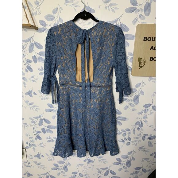 WAYF Lace Print Dress With Bell Sleeves NWT Size Small - Picture 5 of 6